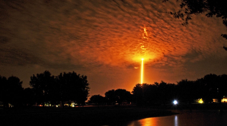 تصویر نجومی روز: لحظۀ پرتاب موشک فالکون