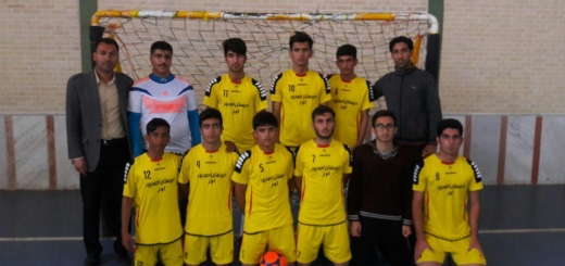 پیروزی تیم فوتسال دبیرستان احمدپور در مصاف با تیم مدرسه ی نمونه ی شهید نصیری لار